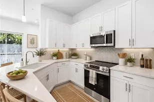 286 Indies Dr E, Naples, FL 34114 - Photo 1