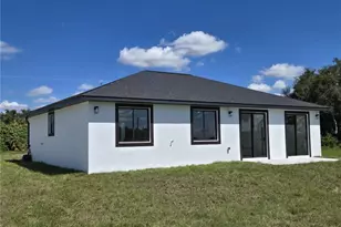 2057 S Montana Cir, Labelle, FL 33935 - Photo 4