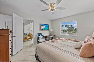 10686 Gulf Shore Dr, Naples, FL 34108 - Photo 16