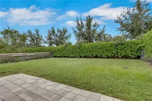 2862 Cinnamon Bay Cir, Naples, FL 34119 - Photo 22