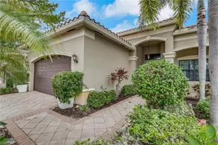 2862 Cinnamon Bay Cir, Naples, FL 34119 - Photo 2