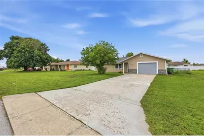 112 NE 10th Ave, Cape Coral, FL 33909 - Photo 4