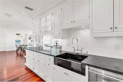 271 Broad Ave S #202, Naples, FL 34102 - Photo 6