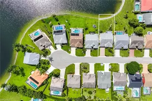 6635 Vancouver Ln, Naples, FL 34104 - Photo 22