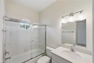 6635 Vancouver Ln, Naples, FL 34104 - Photo 14