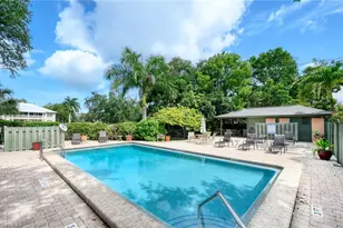 1325 Solana Rd, Naples, FL 34103 - Photo 18