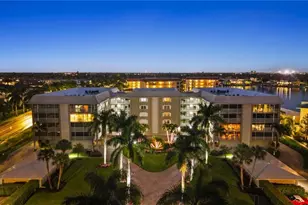 2880 Gulf Shore Blvd N, Naples, FL 34103 - Photo 4