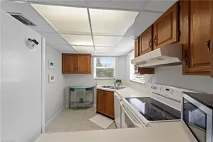 29 High Point Cir E, Naples, FL 34103 - Photo 8