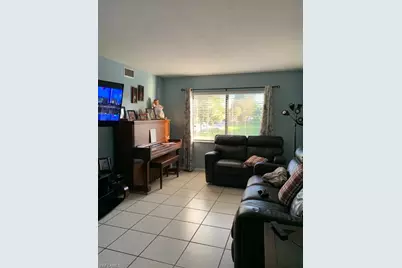 1400 Green Valley Cir #1004, Naples, FL 34104 - Photo 2