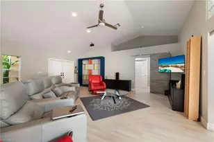 275 Lambton Ln, Naples, FL 34104 - Photo 10