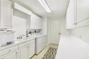 295 Grande Way, Naples, FL 34110 - Photo 16