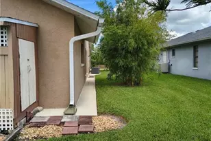 2306 SE 8th St, Cape Coral, FL 33990 - Photo 34
