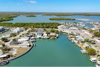 610 Sunset Dr, Goodland, FL 34140 - Photo 24