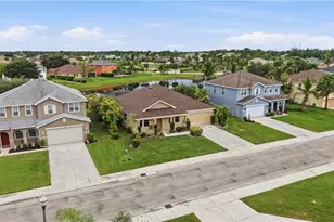 8091 Allamanda Ct, Lehigh Acres, FL 33972 - Photo 4