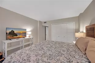 1300 Gulf Shore Blvd N, Naples, FL 34102 - Photo 16