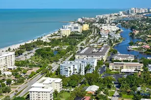 1300 Gulf Shore Blvd N, Naples, FL 34102 - Photo 26