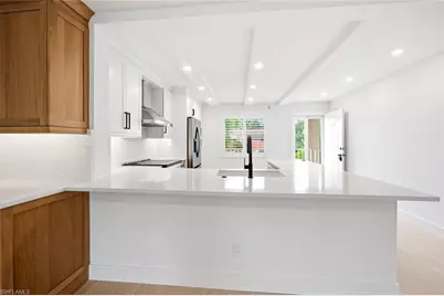 6985 Dennis Cir #204, Naples, FL 34104 - Photo 4