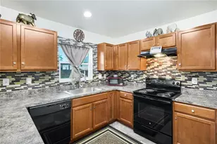 749 Chemstrand St E, Lehigh Acres, FL 33974 - Photo 10