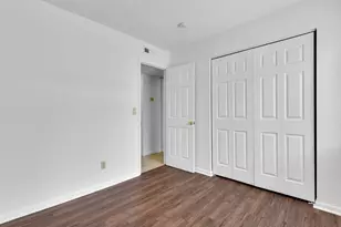 4617 Bayshore Dr, Naples, FL 34112 - Photo 14