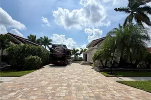 4689 Southern Breeze Dr, Naples, FL 34114 - Photo 1