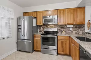 228 Fox Glen Dr, Naples, FL 34104 - Photo 6