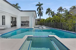 2485 Crayton Rd, Naples, FL 34103 - Photo 14