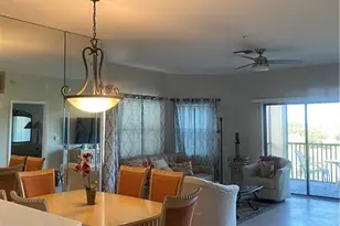 210 Vintage Cir, Naples, FL 34119 - Photo 8