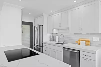 1300 Gulf Shore Blvd N #701, Naples, FL 34102 - Photo 8
