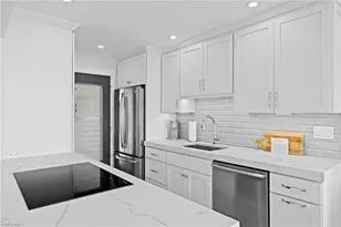 1300 Gulf Shore Blvd N, Naples, FL 34102 - Photo 8