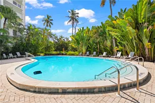 1300 Gulf Shore Blvd N, Naples, FL 34102 - Photo 18