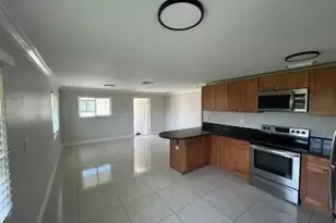 682 108th Ave N, Naples, FL 34108 - Photo 2