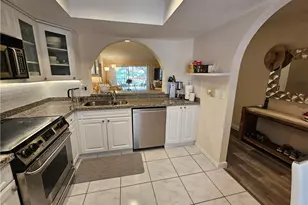 668 Mardel Ct, Naples, FL 34104 - Photo 6