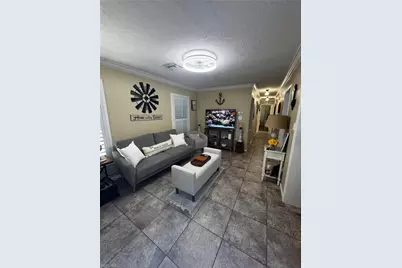 110 Leawood Cir, Naples, FL 34104 - Photo 2
