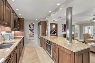 666 3rd St S, Naples, FL 34102 - Photo 2