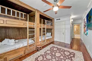 666 3rd St S, Naples, FL 34102 - Photo 14