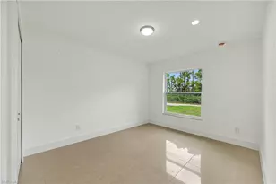 954 Marilyn Ave S, Lehigh Acres, FL 33974 - Photo 8