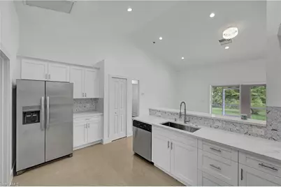 954 Marilyn Ave S, Lehigh Acres, FL 33974 - Photo 4
