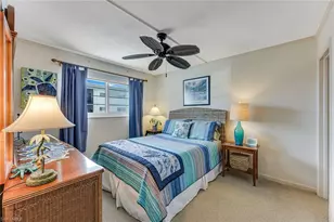 72 7th St S, Naples, FL 34102 - Photo 14