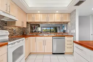 1600 Misty Pines Cir, Naples, FL 34105 - Photo 4