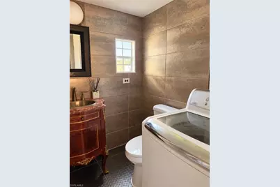 1 Jacaranda Ct, Naples, FL 34110 - Photo 8