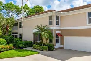 905 Carrick Bend Cir, Naples, FL 34110 - Photo 2