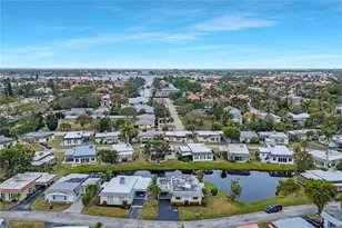 9 Hackney Ln, Naples, FL 34112 - Photo 18
