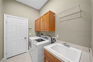8722 Mustang Island Cir, Naples, FL 34113 - Photo 24