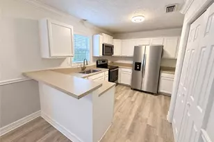 182 Leawood Cir, Naples, FL 34104 - Photo 4