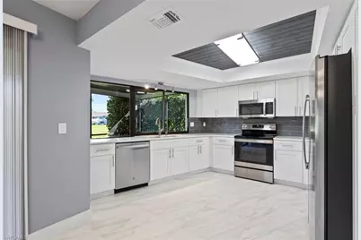 183 Round Key Cir #D4, Naples, FL 34112 - Photo 2