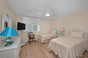 270 Naples Cove Dr, Naples, FL 34110 - Photo 10