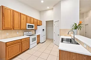 3899 Aurora Ct, Naples, FL 34116 - Photo 18