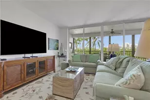 430 Cove Tower Dr, Naples, FL 34110 - Photo 10