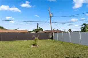 3137 SE 8th Pl, Cape Coral, FL 33904 - Photo 8