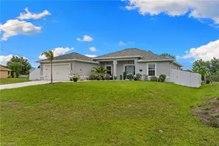 2715 NW 7th St, Cape Coral, FL 33993 - Photo 2